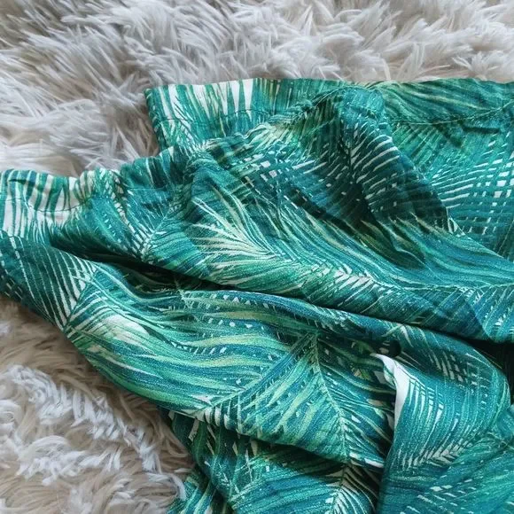 💰3/$30Pattern leaf Pants - Picture 5 of 6